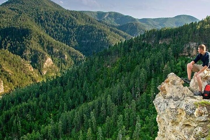 Devil's Tower & Deadwood with Spearfish Canyon Picnic