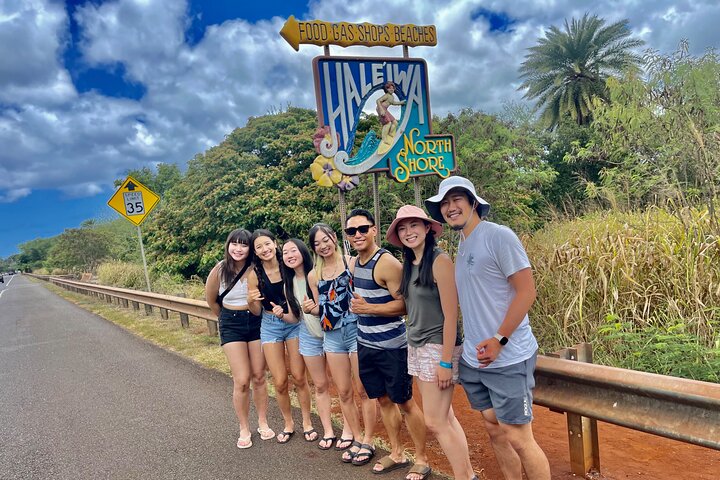 Oahu: Roundtrip Shuttle From Waikiki to Dole Plantation & Haleiwa