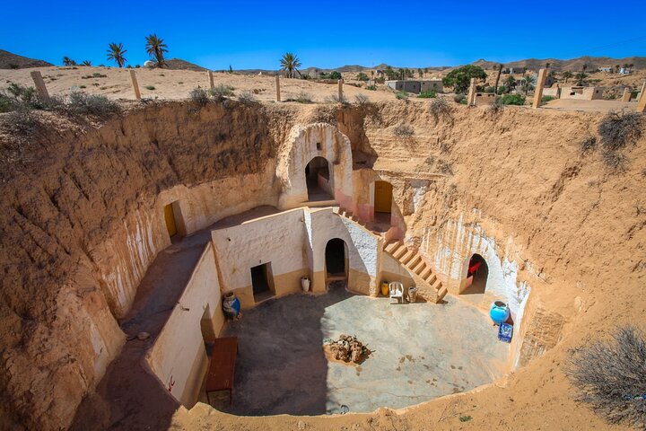 Two-Day Tunisian Sahara Tour with Food and Stay from Sousse
