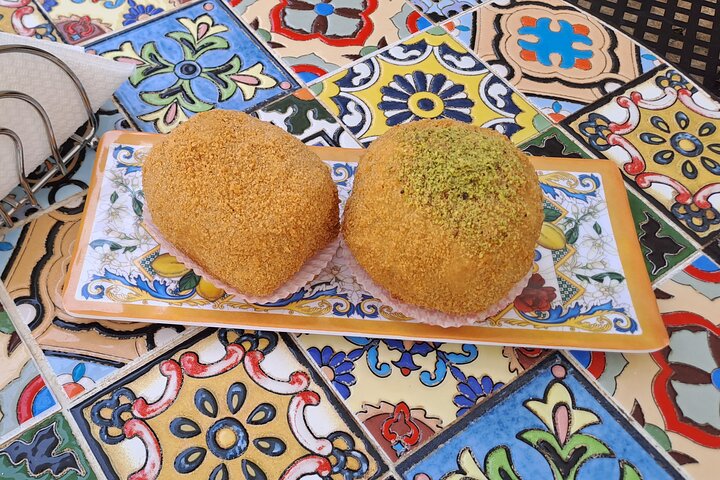 Syracuse Ortigia - Sicilian Street Food Tour by Do Eat Better