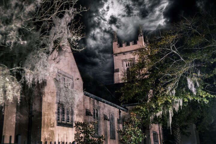 Wraiths & Wicked Whispers: Wilmington Ghost Tour