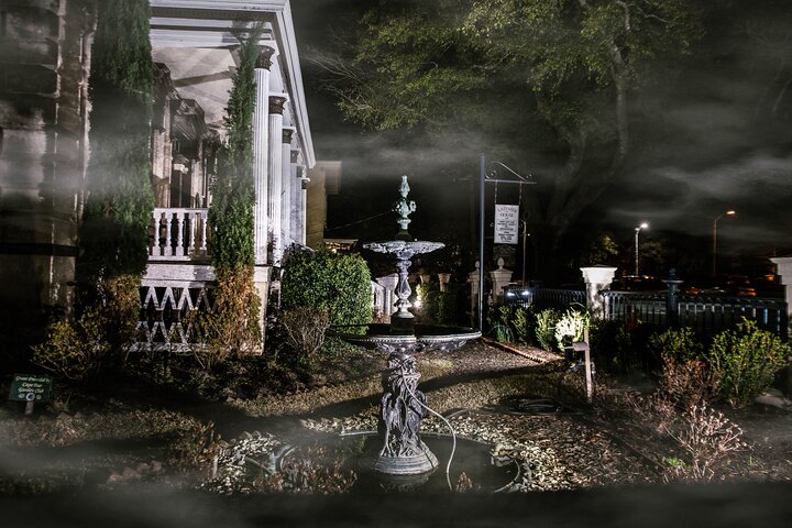 Wraiths & Wicked Whispers: Wilmington Ghost Tour