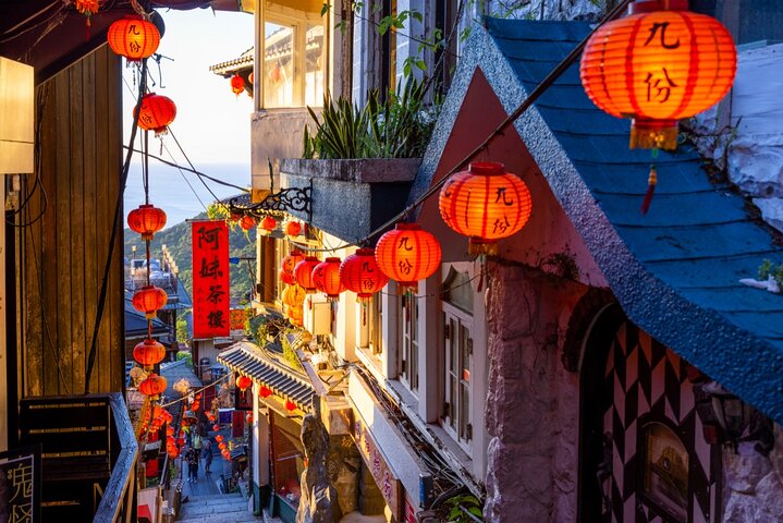 Full-Day Tour in Shifen, Jiufen & Yehliu of Taipei (Incl. ticket)
