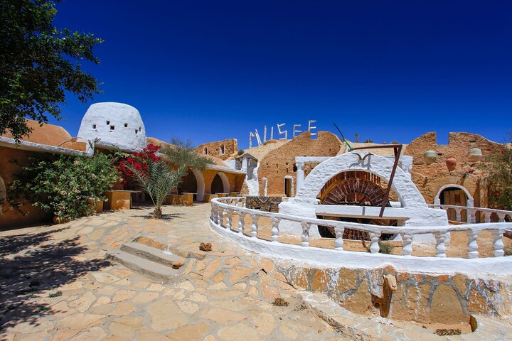 Two-Day Tunisian Sahara Tour with Food and Stay from Sousse