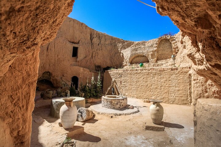 Two-Day Tunisian Sahara Tour with Food and Stay from Sousse