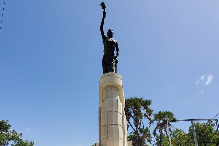 5-Day Mogadishu-Hargeisa Tour(the Africa’s Oldest Cave Paintings)