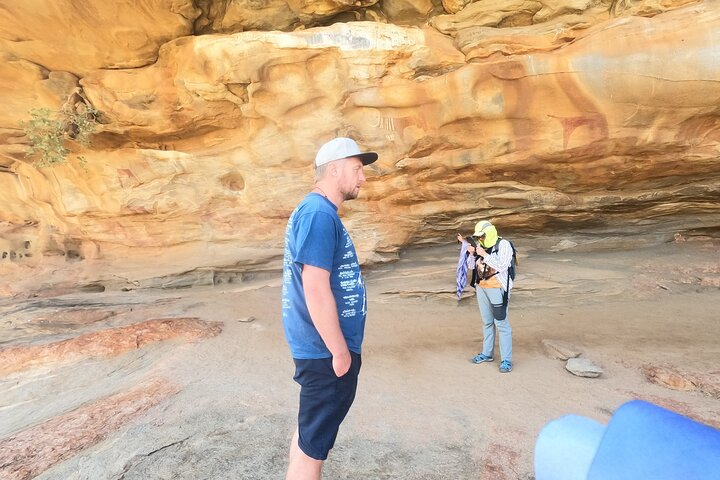 5-Day Mogadishu-Hargeisa Tour(the Africa’s Oldest Cave Paintings)
