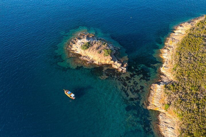 Private Sunset Tour in a Vintage Gozzo on Elba Island