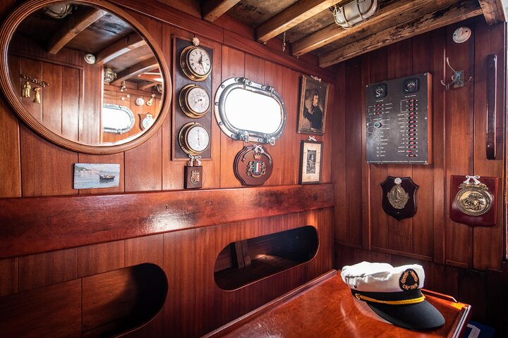 Private Sunset Tour in a Vintage Gozzo on Elba Island