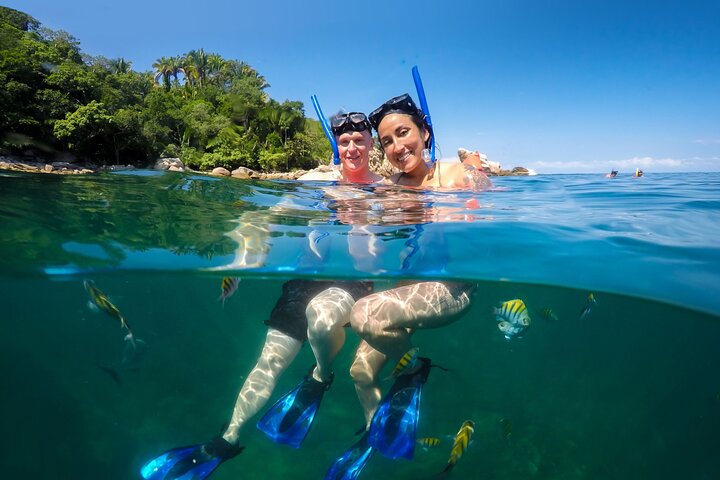 Puerto Vallarta Luxury Yacht Tour: Snorkeling, Open Bar and Lunch
