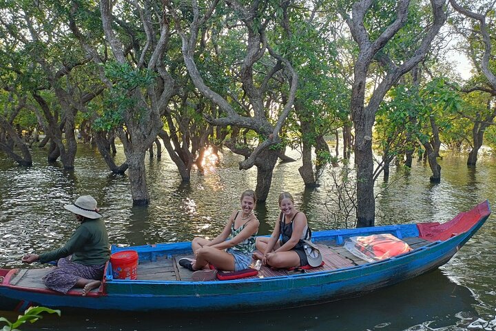 Sunset tour of Kampong Phluk stilts home village on the Tonle Sap
