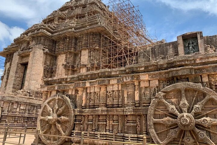 Full Day Private Tour to Konark Temple and Puri from Bhubaneswar