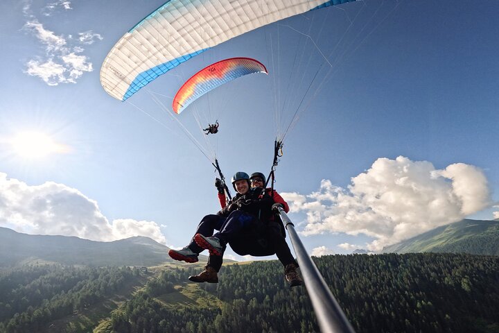 DAVOS: Paragliding For 2 Passengers - Together In The Air! (Video&Photos Incl.)