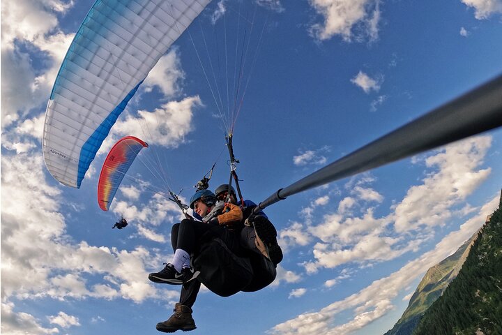 Paragliding Davos Early Bird (Video & Photos Included)