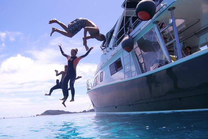 Okinawa:Naha Full-Day Kerama Islands National Park snorkelingTour