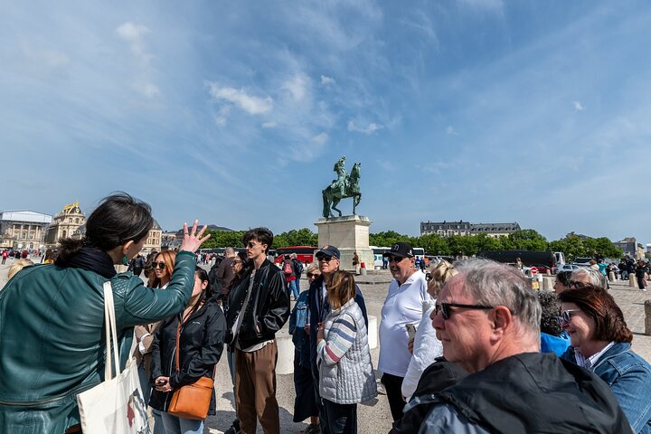 Palace of Versailles Tour with Garden Access