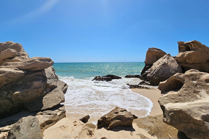 Discover the unusual sites of Dakhla in a 4x4 with a local guide