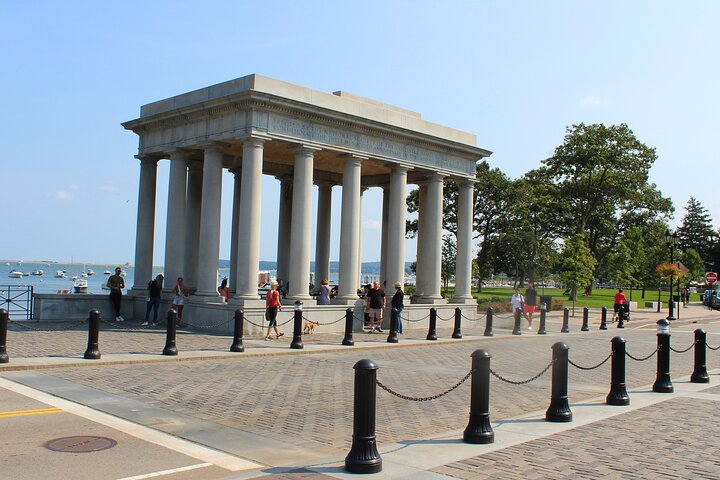 Day Tour of Pilgrim Plymouth and Cape Cod from Boston