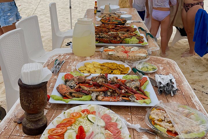 ALL INCLUSIVE Safari Tour Bahía de las Águilas from Barahona