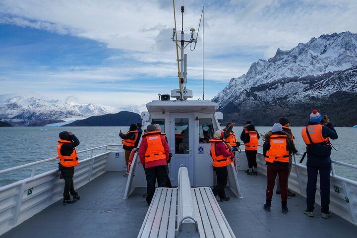 Grey Glacier Navigation in Torres del Paine