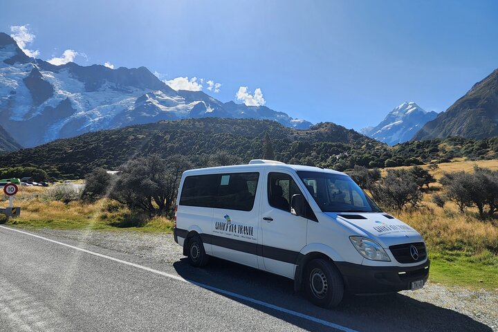 Christchurch to Mt Cook via Tekapo (1 way) (Small Group)