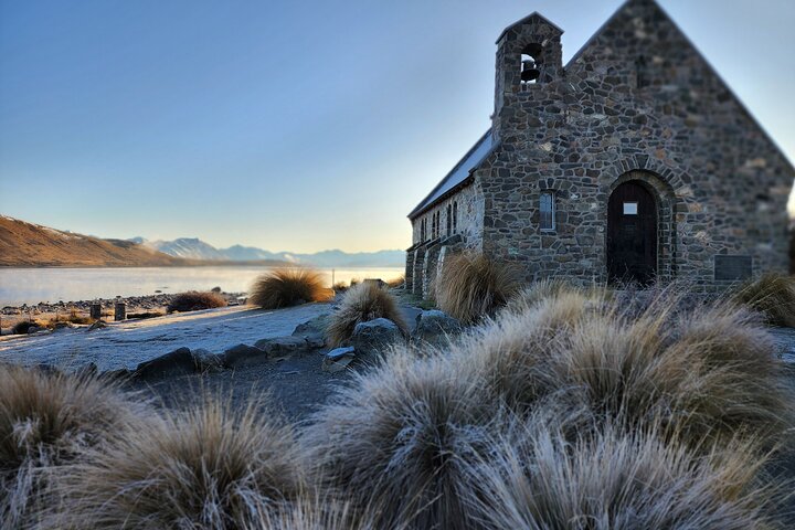 Christchurch to Mt Cook via Tekapo (1 way) (Small Group)