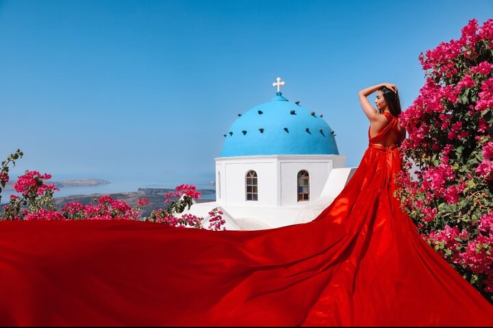 Exclusive Santorini Flying Dress Photoshoot with Pickup