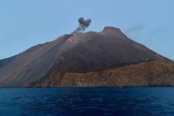 Sciara del Fuoco from the sea with an aperitivo to Ginostra, boat tour