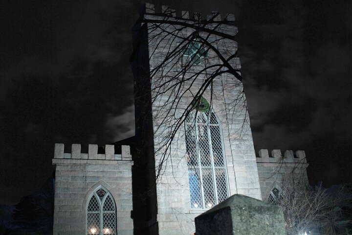 Salem Booze and Brews Haunted Pub Crawl by US Ghost Adventures