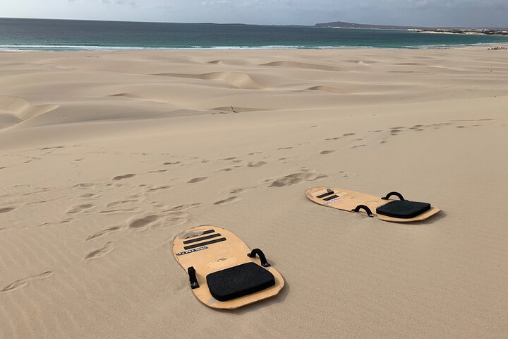 4x4 Tour - Sandboard, Shark & Green Turtle's Bay, Snacks & Drinks