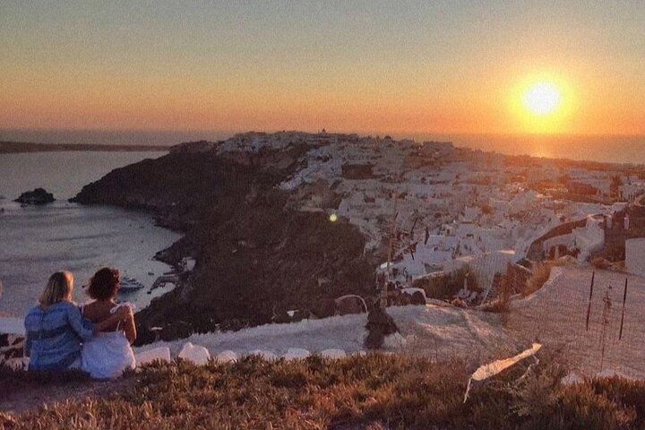 Santorini Private Roundtrip Transfer from/to Airport,Port & Hotel