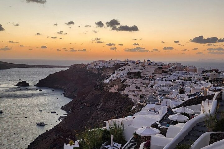 Santorini Private Roundtrip Transfer from/to Airport,Port & Hotel