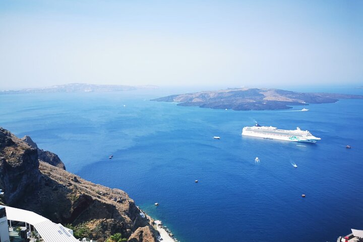 Santorini Private Roundtrip Transfer from/to Airport,Port & Hotel