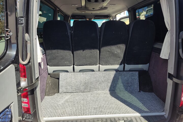 Santorini Private Roundtrip Transfer from/to Airport,Port & Hotel