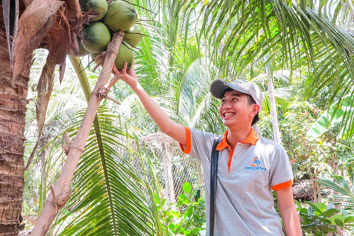Small-Group Mekong Delta Day Trip: Boat Ride, Cottages & Pagoda
