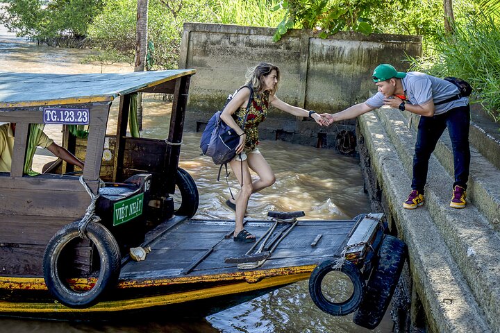 Small-Group Mekong Delta Day Trip: Boat Ride, Cottages & Pagoda