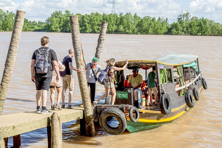 Small-Group Mekong Delta Day Trip: Boat Ride, Cottages & Pagoda