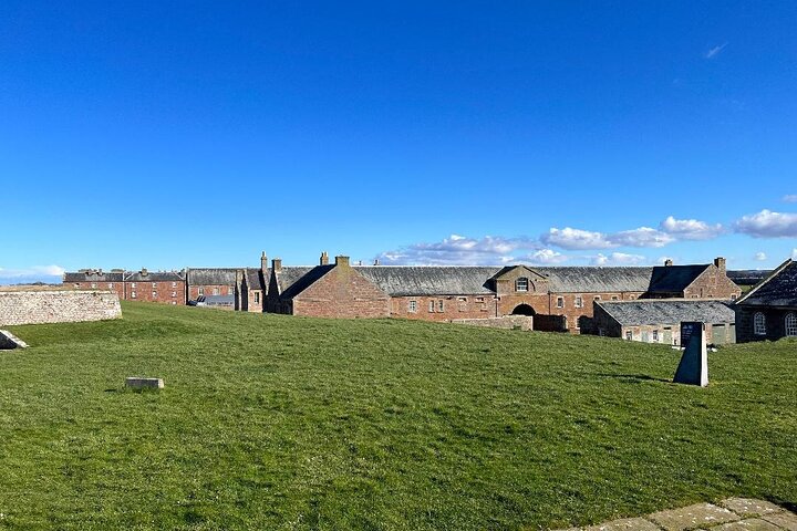 Invergordon Private Tour: Fort George, Cawdor Castle & Loch Ness