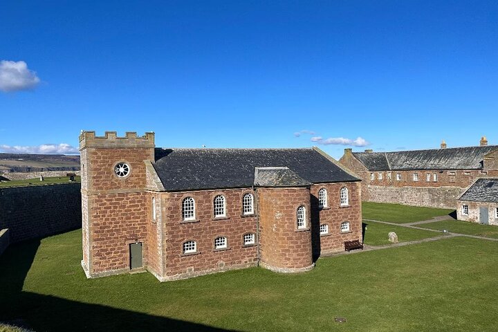 Invergordon Private Tour: Fort George, Cawdor Castle & Loch Ness