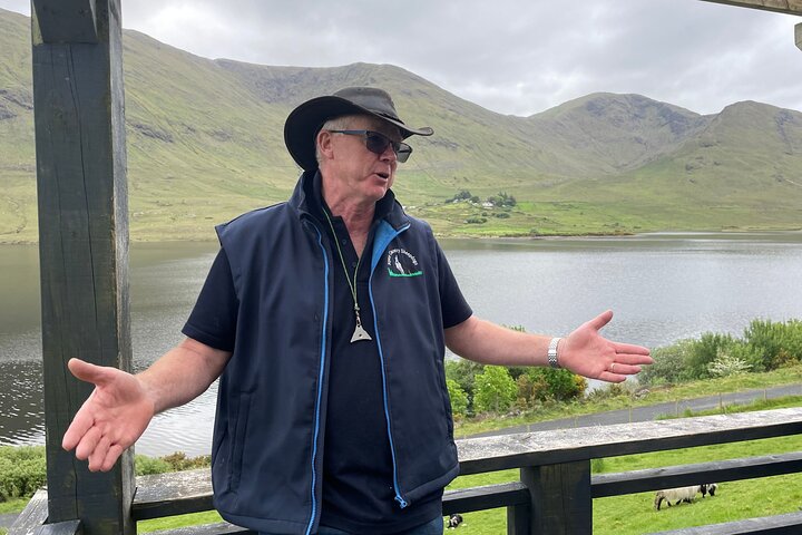 Small Group Kylemore Abbey, Sheepdog Demo & Connemara Tour