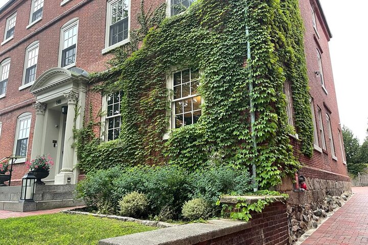 Massachusetts Self-Guided Audio Tour Bundle: 10+ Tours