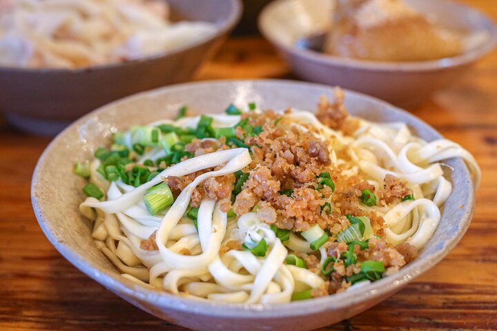 Tuktuk Food Tour Through Chengdu's Local Eats
