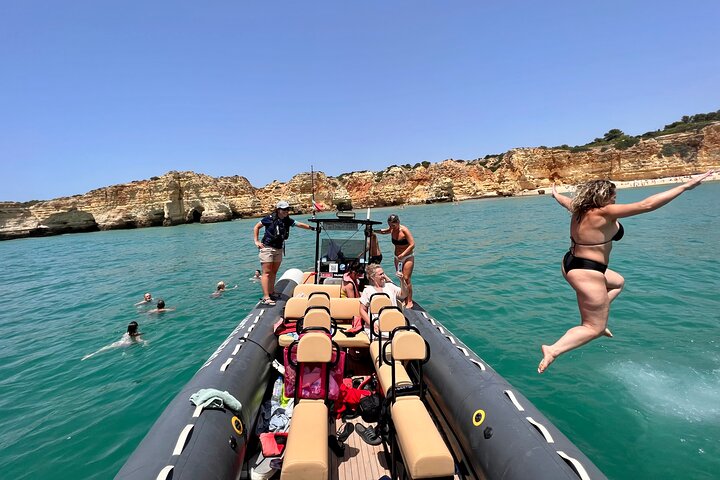 Dolphins & Benagil Caves 3h Small-group tour with Biologist