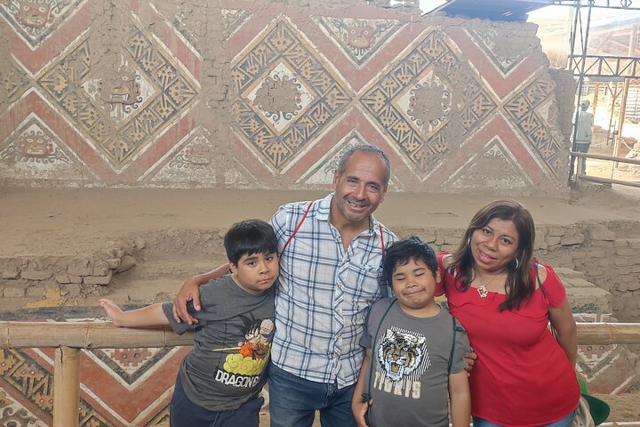 Private tour full day chan chan & huacas sun and moon in SUV