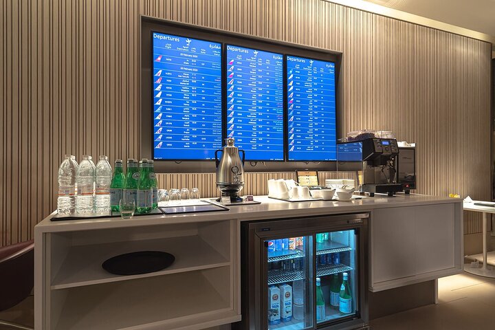 Qatar: Doha Hamad International Airport (DOH) Al Maha Lounge