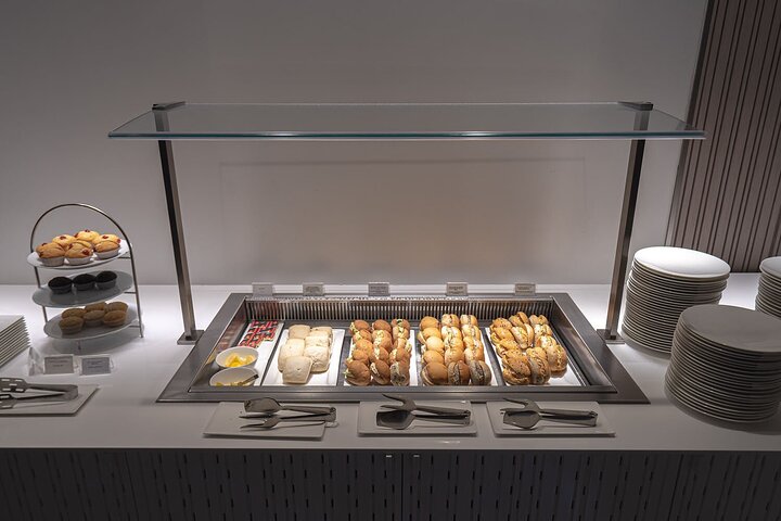 Qatar: Doha Hamad International Airport (DOH) Al Maha Lounge