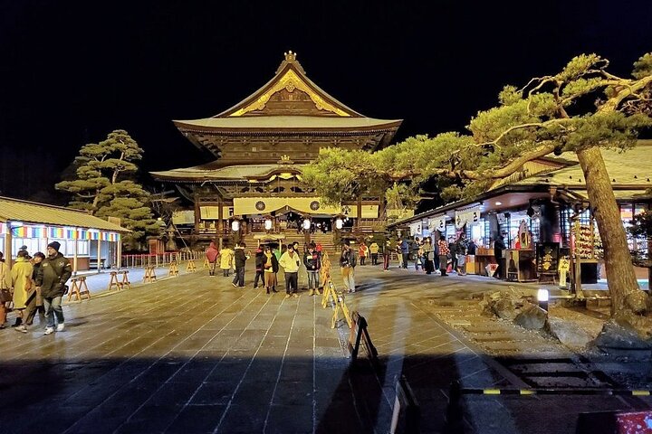 1-Day Private Snow Monkey ZenkoJi Temple & SakeTasting NaganoTour
