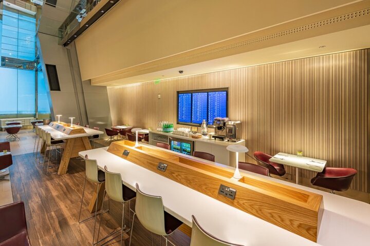 Qatar: Doha Hamad International Airport (DOH) Al Maha Lounge