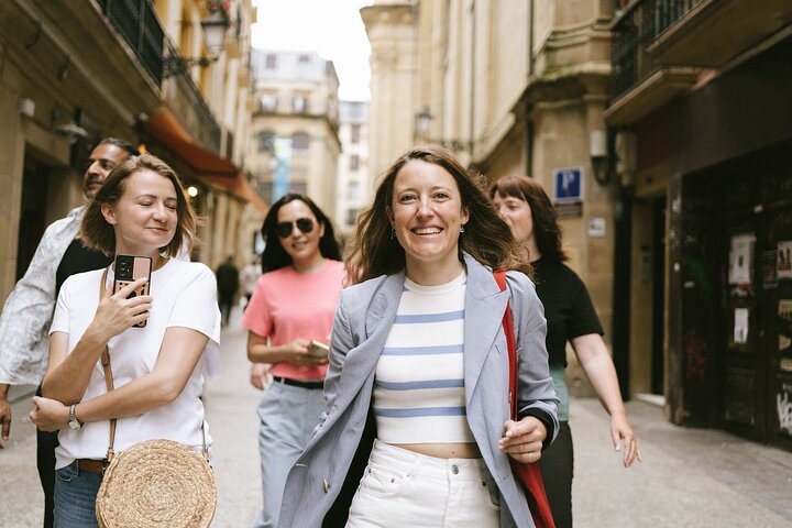 San Sebastian Old Town Pintxos & Wine Tour Small Group Tour