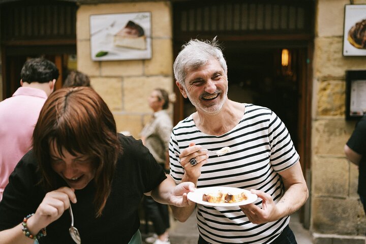 San Sebastian Old Town Pintxos & Wine Tour Small Group Tour